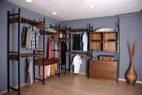 METAL GİYİNME ODASI